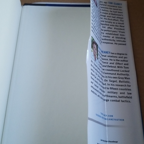 Tom Clancy Commander In Chief Hardcover Book - Picture 4 of 8